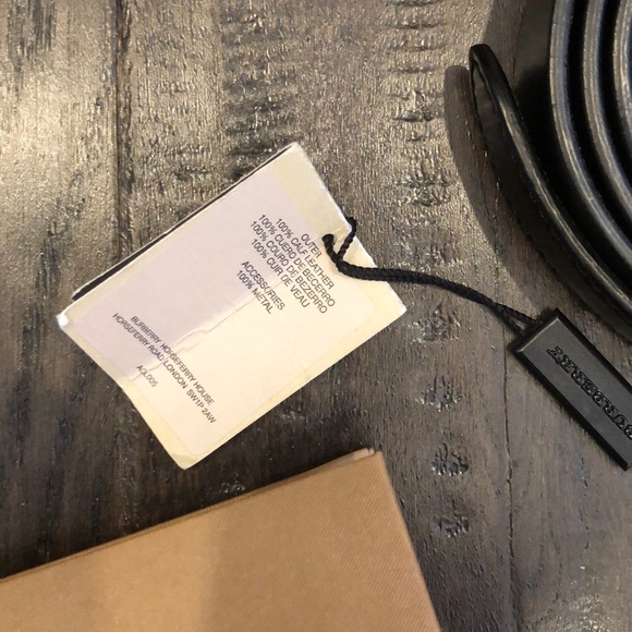 COPY - BNWT Burberry Belt with Gold hardware - Picture 5 of 15